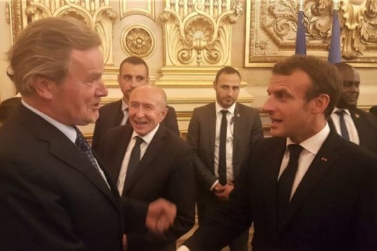 Willem Jan van Wijk talks with President Macron