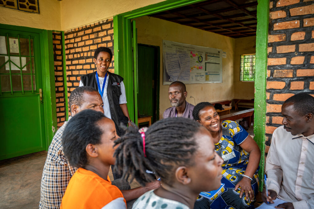 Rwandan farmers at a training for climate-resilient investments.