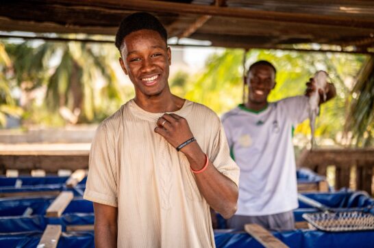 Mohammed (right) and his brother. Mohammed is a participant in the value chain and sustainable livelihoods programme of Cordaid in Mali. Mohammed owns a fish farm on a rooftop in Bamako's city centre.