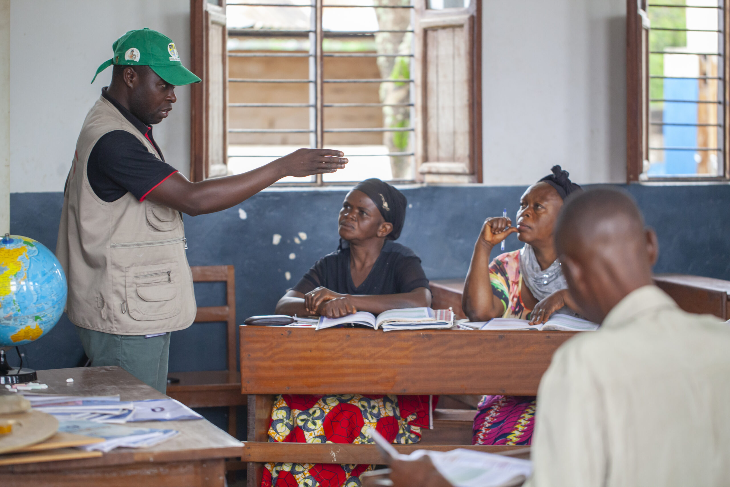 Training of teaching staff in a school in Kananga, the Democratic Republic of the Congo.