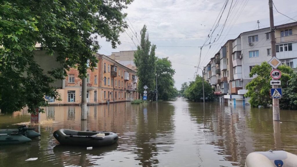 Overstroomde straten in de Kherson regio, Oekraïne. Beeld: Caritas Oekraïne