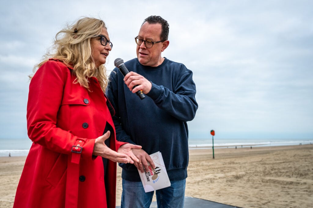 Hella van der Wijst en Edwin Koene openen Cordaid Beach Challenge 2025 - Foto: Mickael Franci